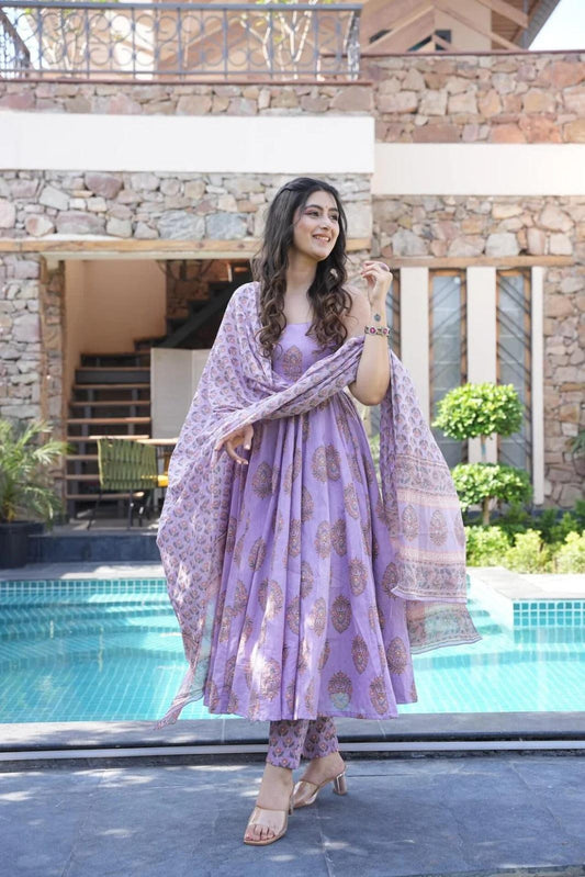 Women Beautiful Pure Cotton Kurta and Pant With Dupatta